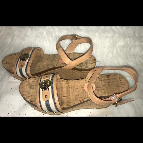 ✨Tommy Hilfiger Platform Sandals Size 7 - Picture 2 of 3
